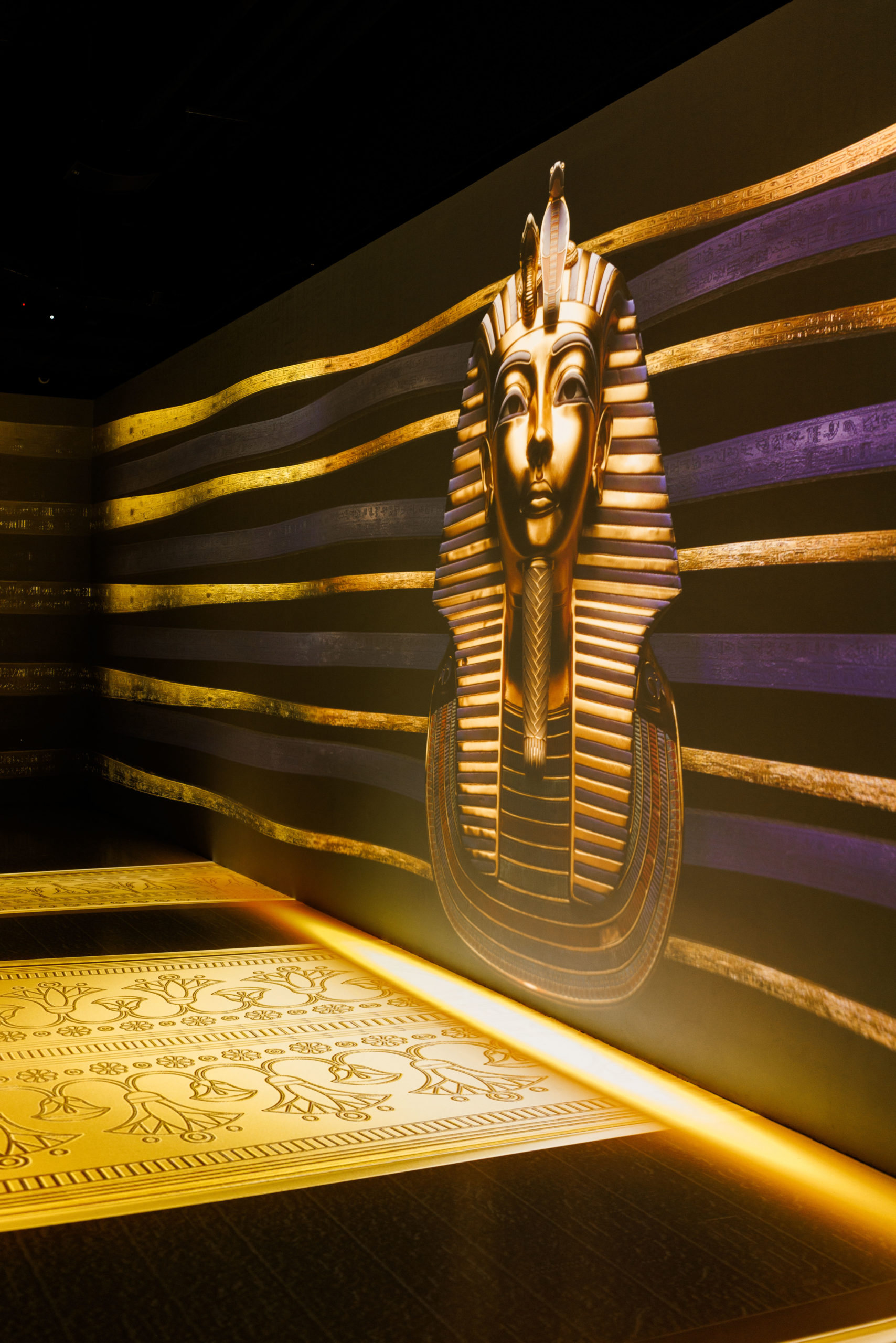 Световое шоу «Тутанхамон» в Luminar на ВДНХ